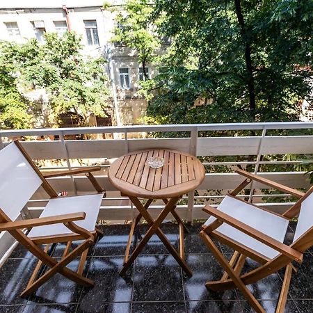 Central Vera Studio - Ideal For 3 - By Wehost Tbilisi ภายนอก รูปภาพ
