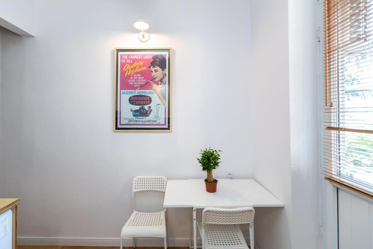 Central Vera Studio - Ideal For 3 - By Wehost Tbilisi ภายนอก รูปภาพ