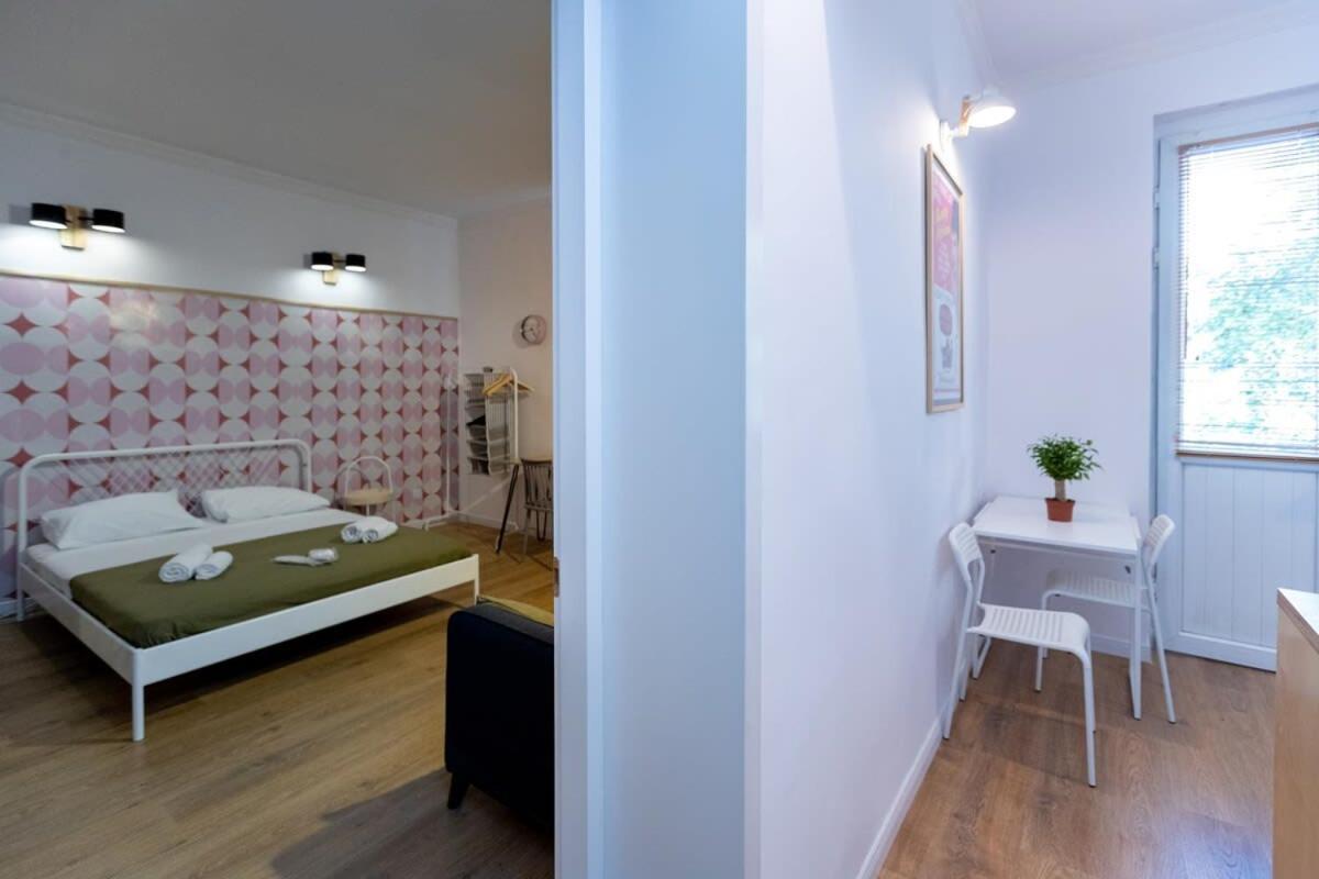 Central Vera Studio - Ideal For 3 - By Wehost Tbilisi ภายนอก รูปภาพ